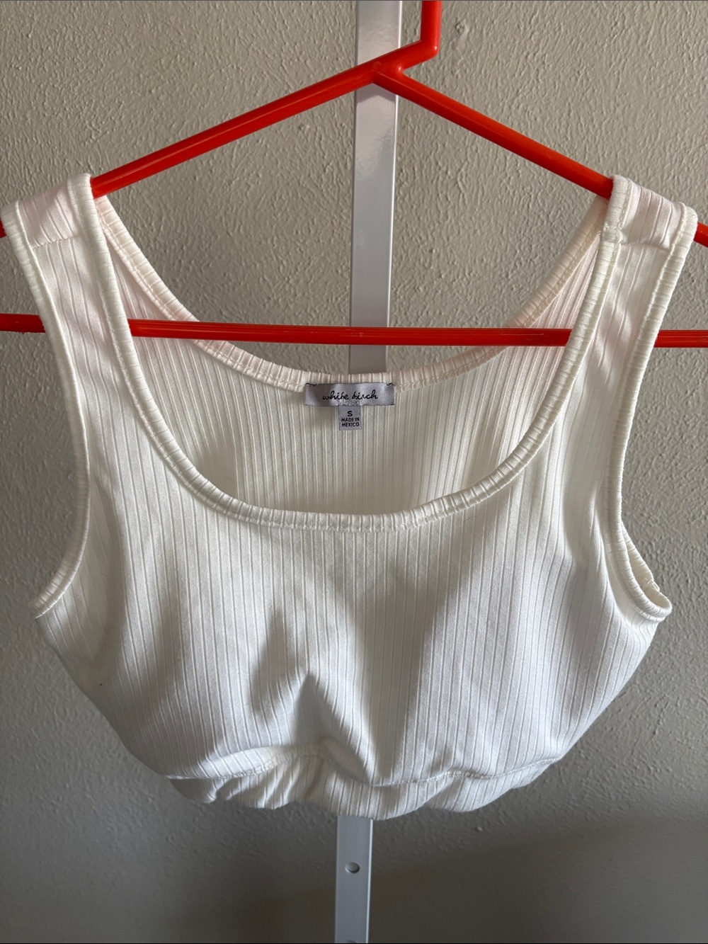 Size Small Off White Ribbed Scoop Crop Tank